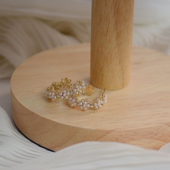 NEW 14K Gold Plated Pearl Flower Hoop Earrings - Picture 5 of 5